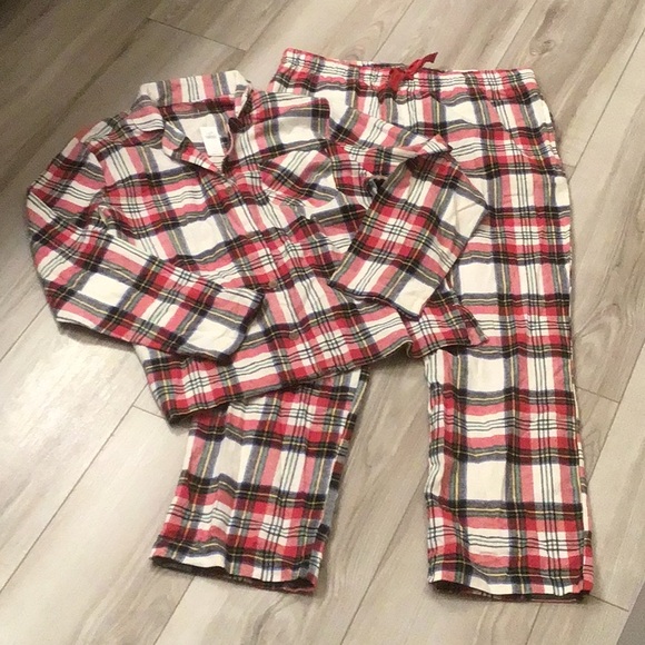 Old Navy Other - New Old Navy Flannel PJ set - Large